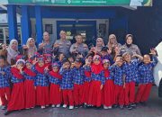 Ditlantas Polda Riau Beri Edukasi Tertib Berlalu Lintas dan Peduli Lingkungan Lewat Program POLSANAK dan Green Policing