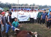 Kapolri dan Kapolda Riau Berkurban di Ponpes UAS, Daging Disalurkan ke Masyarakat Pinggiran Kota