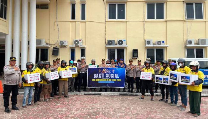 Sambut Hari Bhayangkara ke-80, Polda Riau Salurkan Ratusan Bantuan Sosial untuk Masyarakat