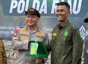 Hari Mangrove Sedunia, Yayasan Generasi Hijau Beri Penghargaan kepada Kapolda Riau