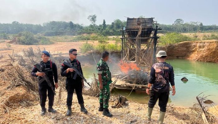 Operasi PETI Kuantan Merah Putih Presisi 2026, Polda Riau 525 Rakit Dimusnahkan di Kuantan Singingi
