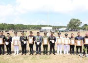 HUT ke-81 RI di Kampung Bungsur Berlangsung Khidmat, Dirbinmas Polda Riau Serahkan Penghargaan dan Bibit Pohon