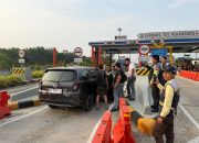 Keributan Dugaan Penarikan Mobil Pecah di Gerbang Tol Muara Fajar, PJR Polda Riau Amankan Pengemudi