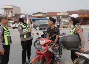 Pelanggaran Helm di Pekanbaru Melonjak, Satlantas Tegur Pengendara di Rumbai